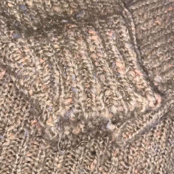 Tan knit sweater - Picture 2 of 5